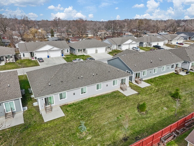 Building Photo - 4461 Lower Beaver Rd