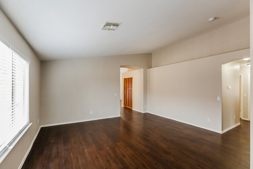 Building Photo - 4513 N 88th Ave
