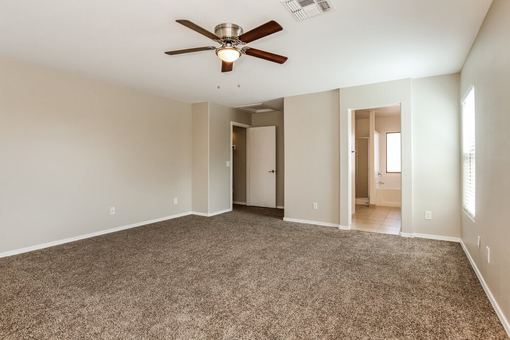 Building Photo - 2255 E Parkside Ln