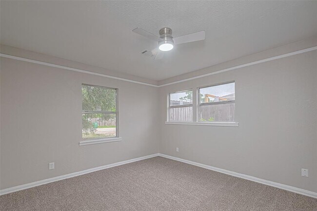 Building Photo - 7702 Darnay Dr