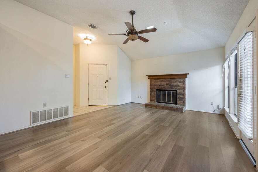 Building Photo - 2016 Hearthside Ln