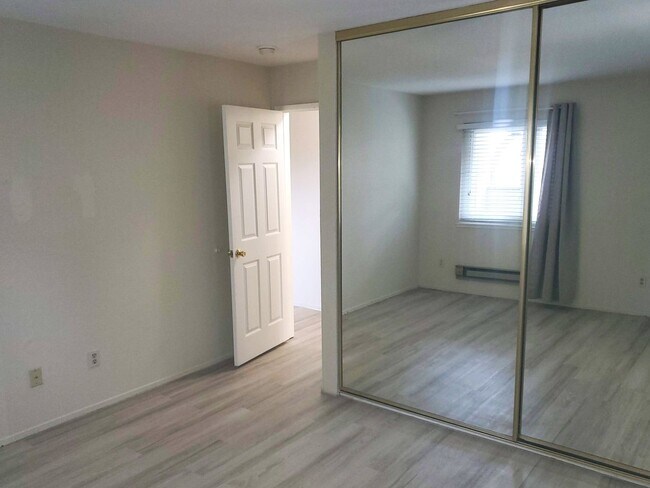 Building Photo - Concord/Clayton Border-Ground floor 1/1 w/ In Unit Laundry