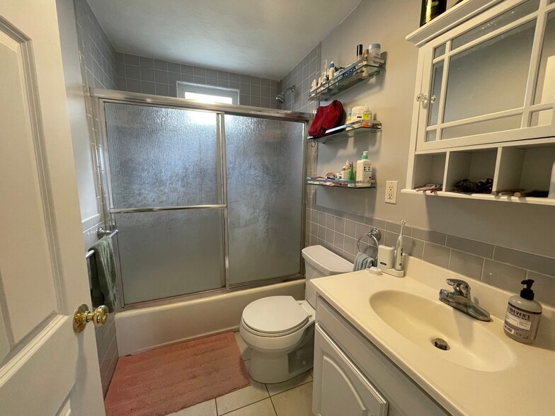 Building Photo - 81 Newbury St