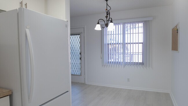 Building Photo - 400 SW 134th Way