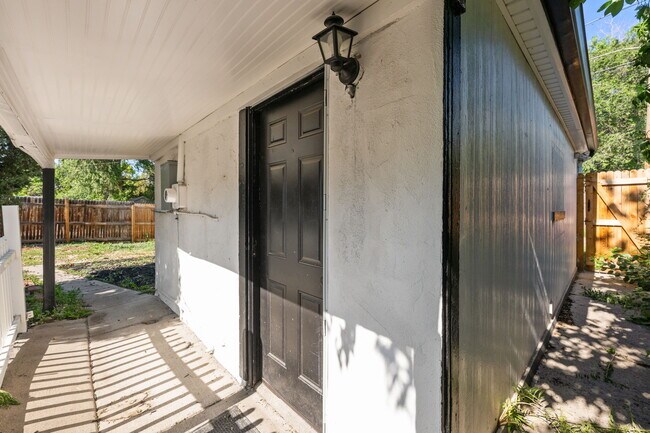Building Photo - 760 Stuart St