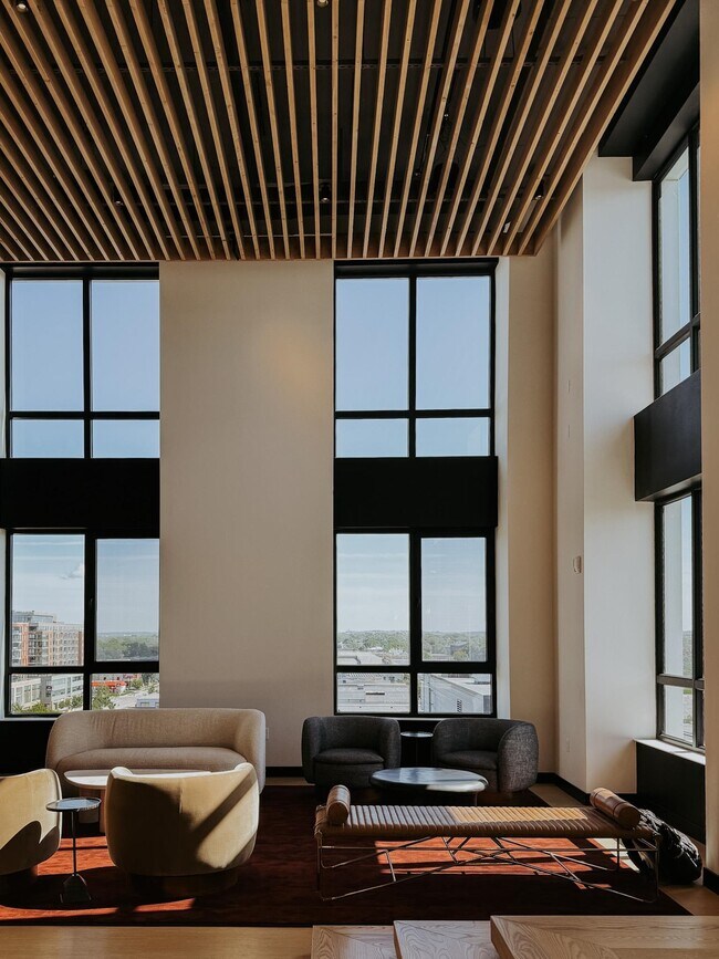 Building Photo - 10 S Paterson St