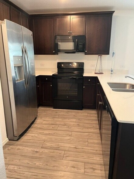 Building Photo - 5609 Timber Pt Dr