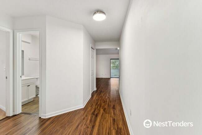 Building Photo - Great Amelia Island Location!