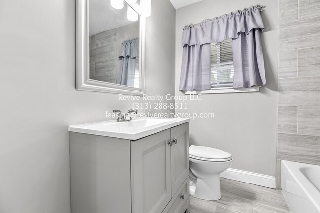 Building Photo - 7223 Mohawk St