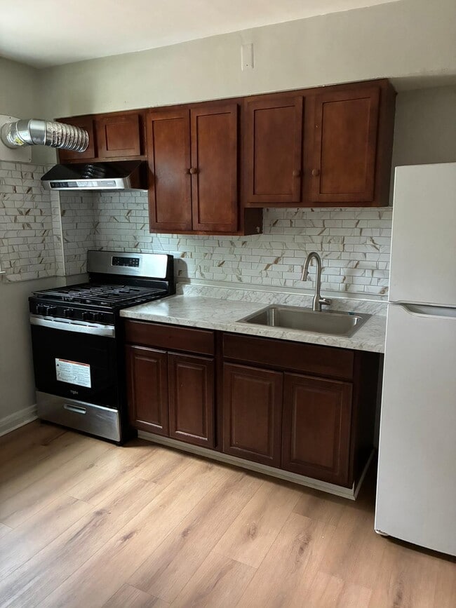 Building Photo - Cherrydell