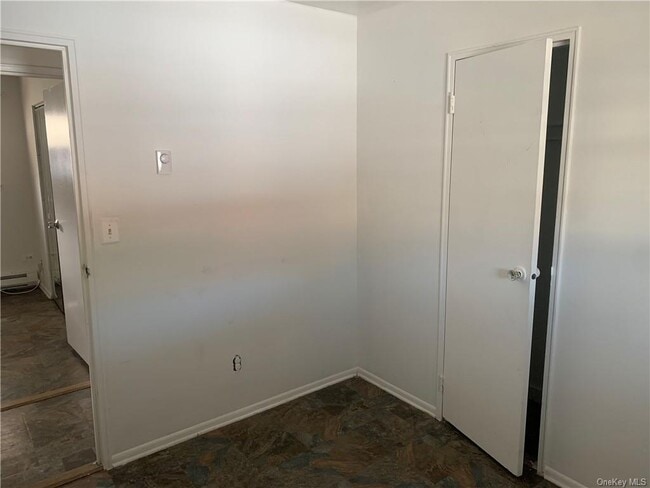 Building Photo - 347 Taylor Ave