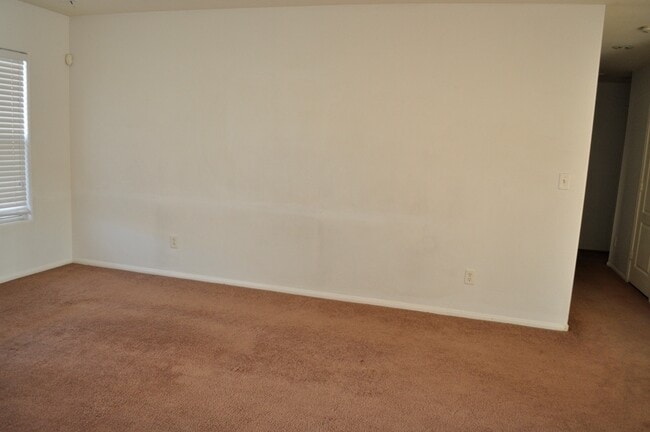 Building Photo - 452 Groft Way