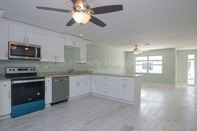 Building Photo - 1322 Miramar St
