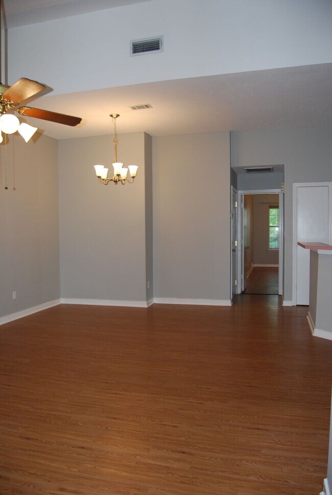 Building Photo - 304 Indian Summer Ln