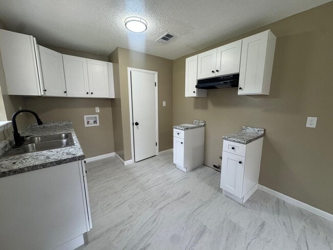 Building Photo - 1253 Athey Rd