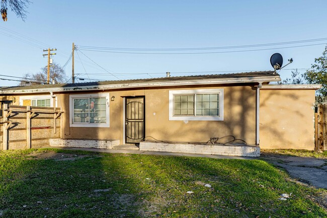 Building Photo - 703 Roselawn Ave