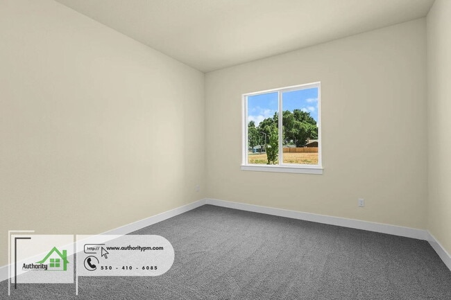 Building Photo - 2856 River Dr