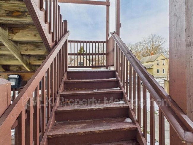 Building Photo - 288 Cross St