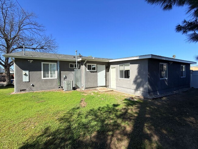 Building Photo - 6660 Charlesworth Ave