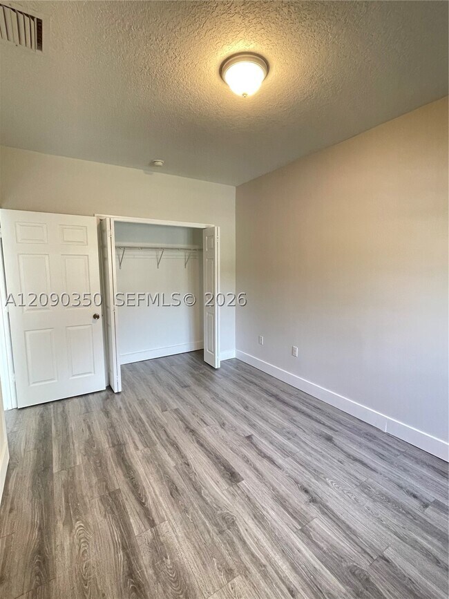 Building Photo - 1178 NE 32nd Ave
