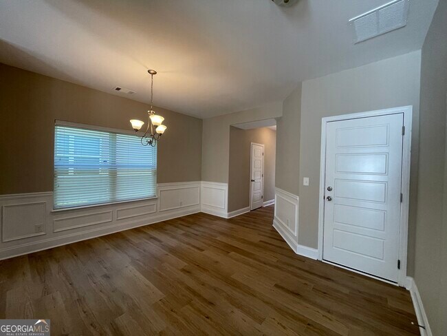 Building Photo - 495 Kirkland Dr