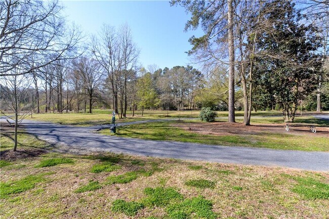 Building Photo - 265 Windsor Gate Cove NE