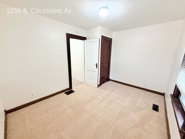 Building Photo - 1250 N Colorado Ave
