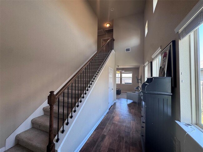 Building Photo - 321 Callahan Ln