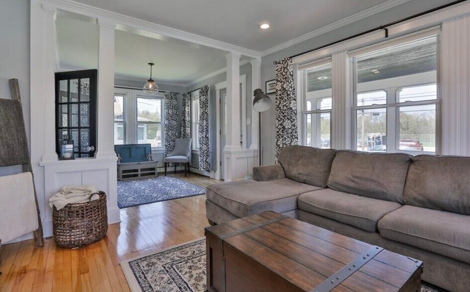 Building Photo - 124 Haverhill St