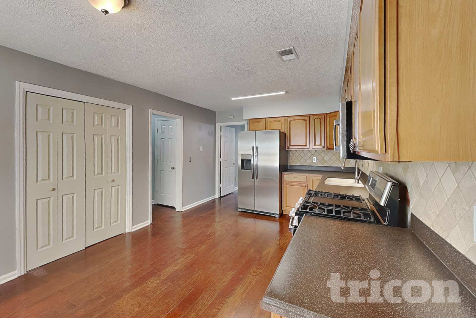 Building Photo - 4981 Brownwood Dr