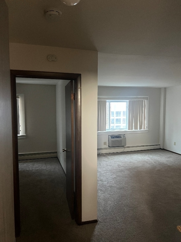 Building Photo - 2224 W Wisconsin Ave