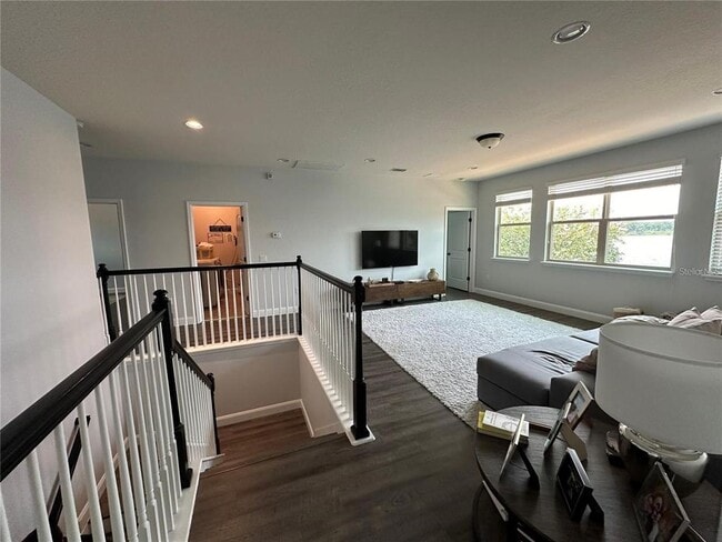 Building Photo - 8370 Lookout Pointe Dr
