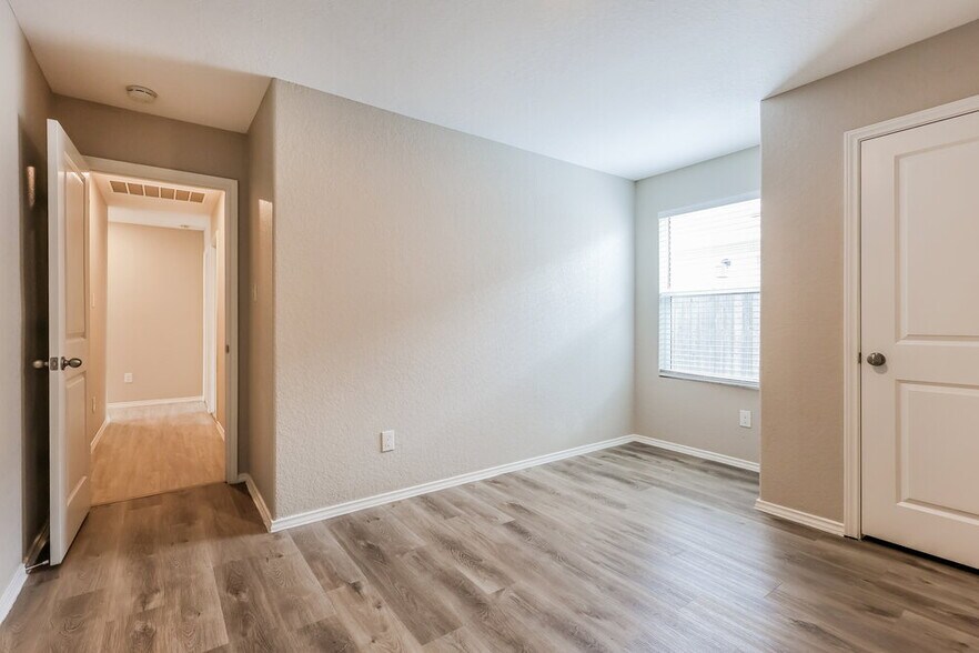 Building Photo - 10714 Giacconi Dr