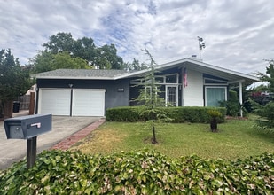 Building Photo - Updated Large 3 bedroom 2 bathroom home