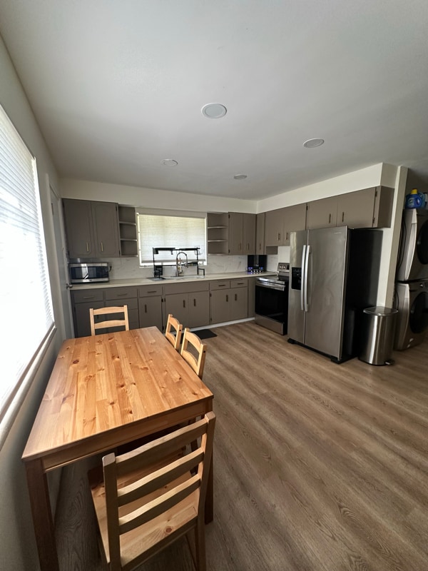 Building Photo - 1636 S 200 E
