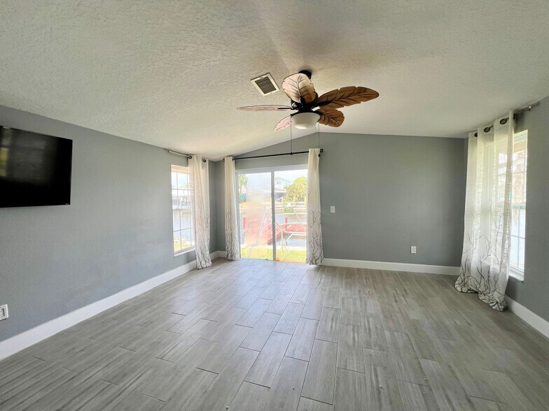 Building Photo - 3855 Headsail Dr