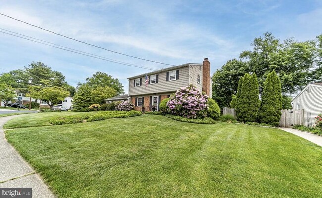 Building Photo - 17 Lawnside Dr