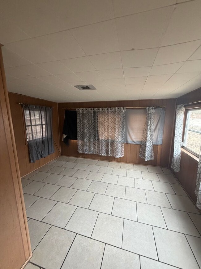 Building Photo - Charming 2BD/1BA at St. Louis