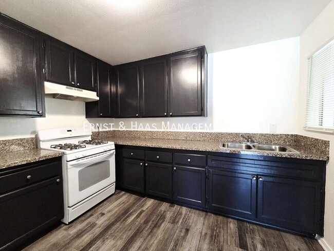 Building Photo - 6673 Hammond Ave C