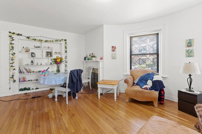 Building Photo - 1464 Commonwealth Ave #2B Boston MA 02134