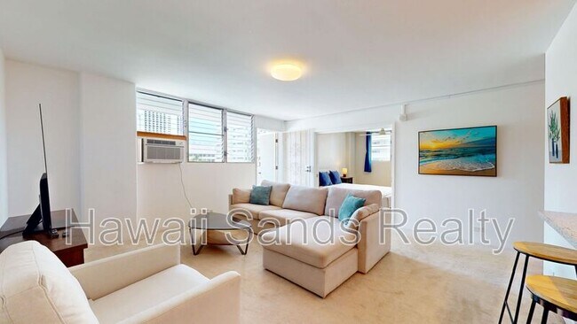 Building Photo - 2442 Kuhio Ave
