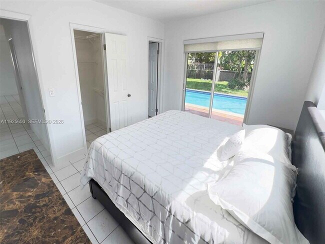 Building Photo - Southwest 94th Avenue, Miami, FL 33165 - 3 BR 2 BA single-family home