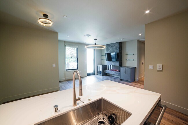 Building Photo - Rhine House Lofts