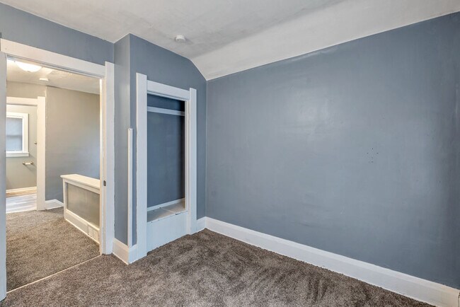 Building Photo - 645 Yondota St