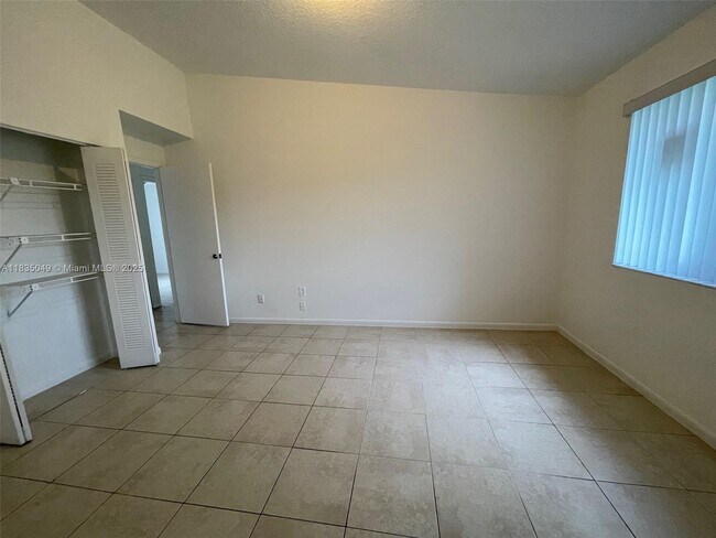 Building Photo - 1107 San Remo Cir
