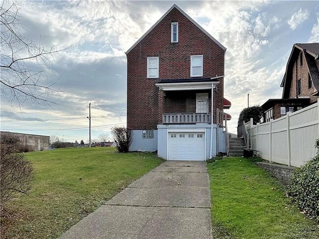 Building Photo - Gorgeous all brick home for rent!