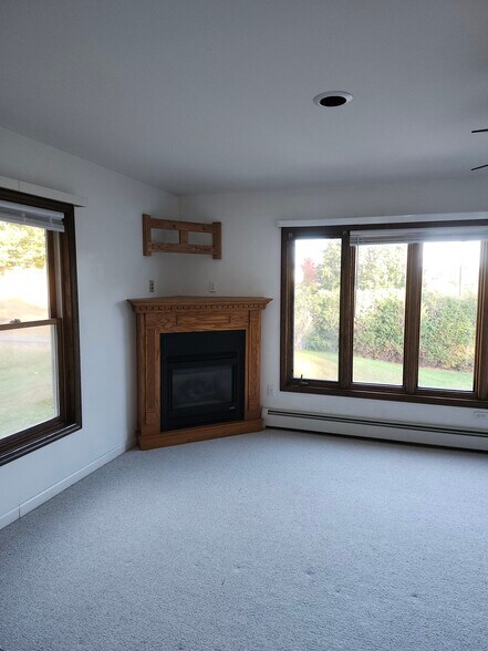 2nd Floor Living Room - 2 Tiffany Ln