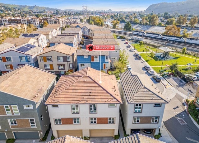 Building Photo - 2700 E Chaucer St