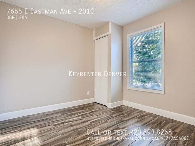 Building Photo - Charming 3-Bed, 2-Bath Condo with Prime Lo...