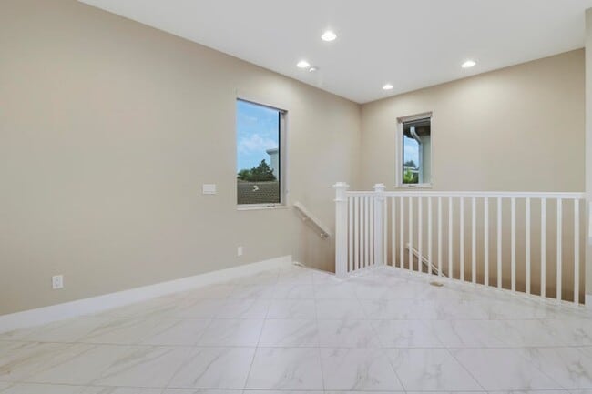 Building Photo - 5029 Grandiflora Rd
